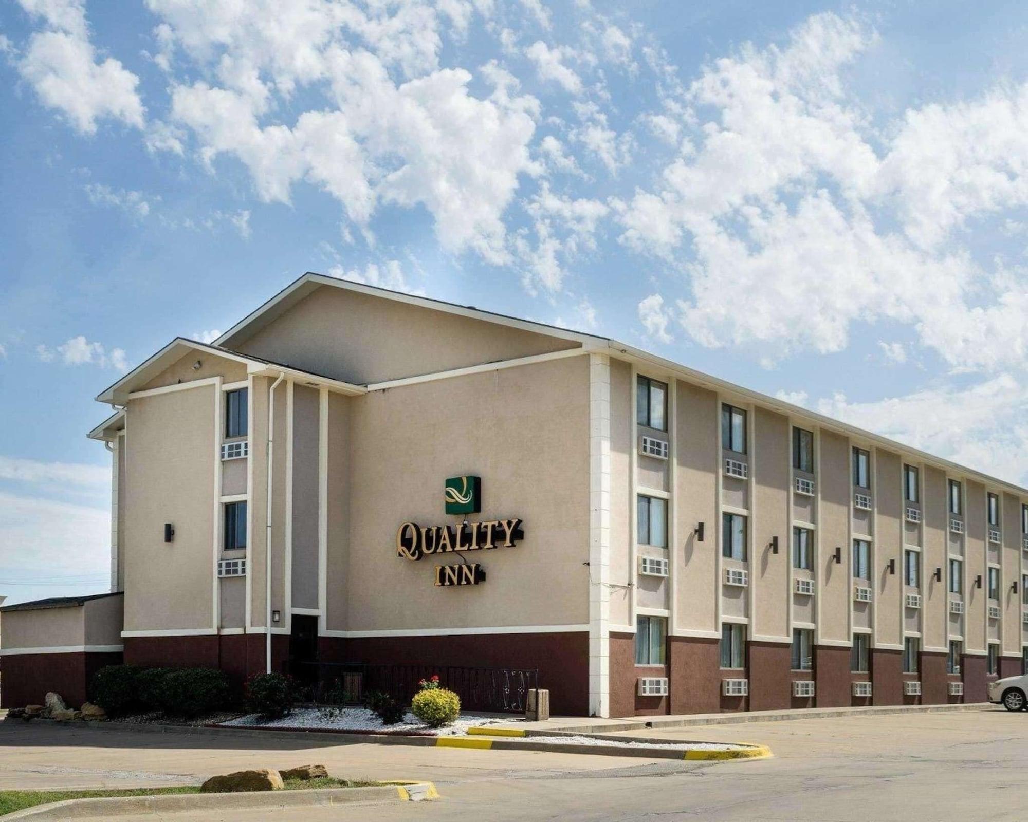 Quality Inn I-70 At Wanamaker Топіка Екстер'єр фото
