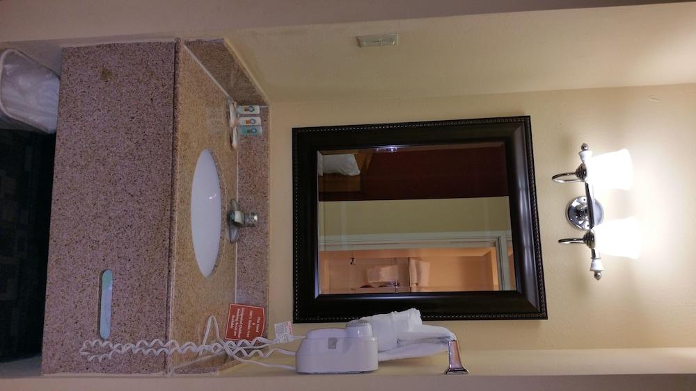 Quality Inn I-70 At Wanamaker Топіка Екстер'єр фото