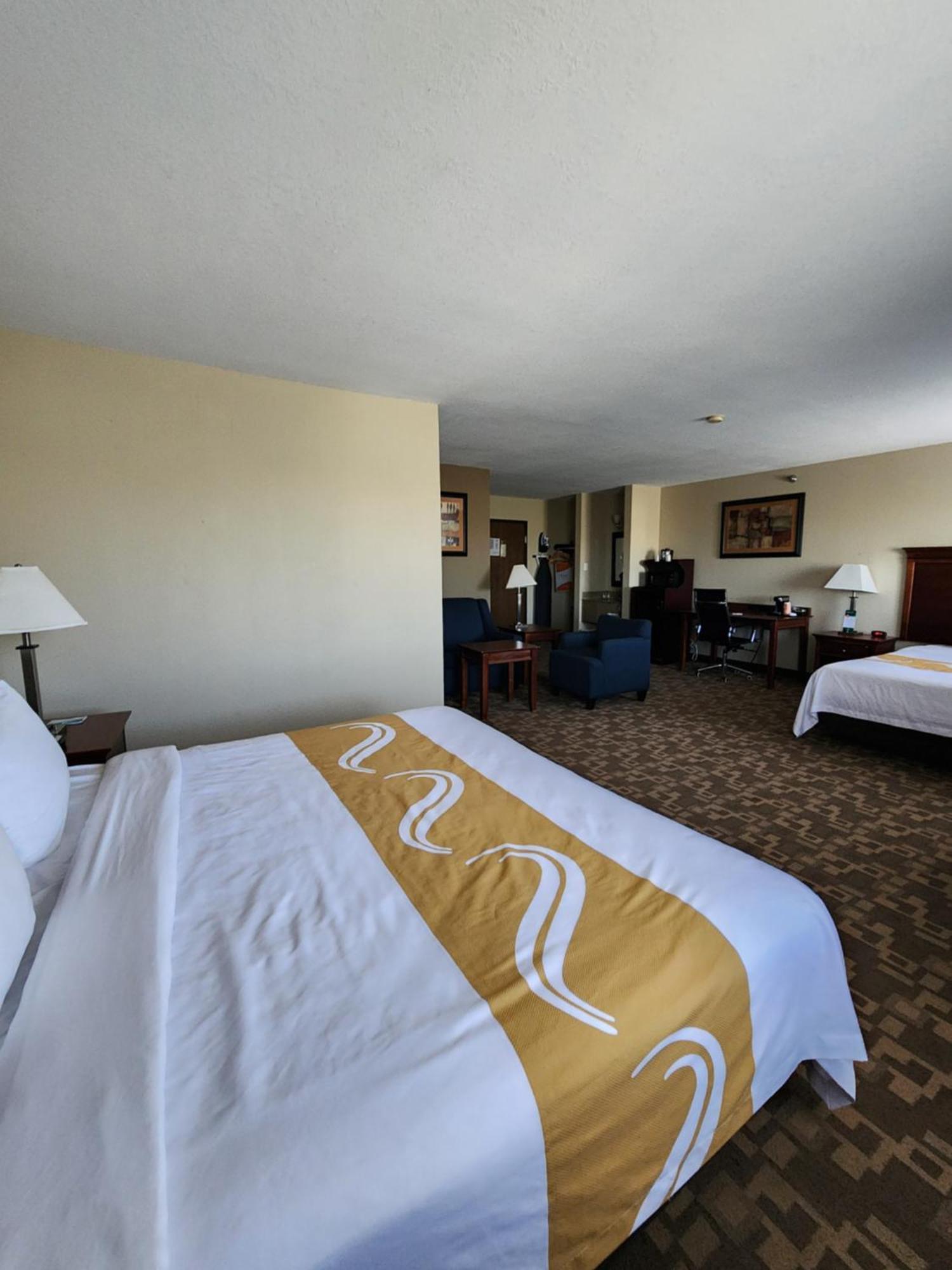 Quality Inn I-70 At Wanamaker Топіка Екстер'єр фото