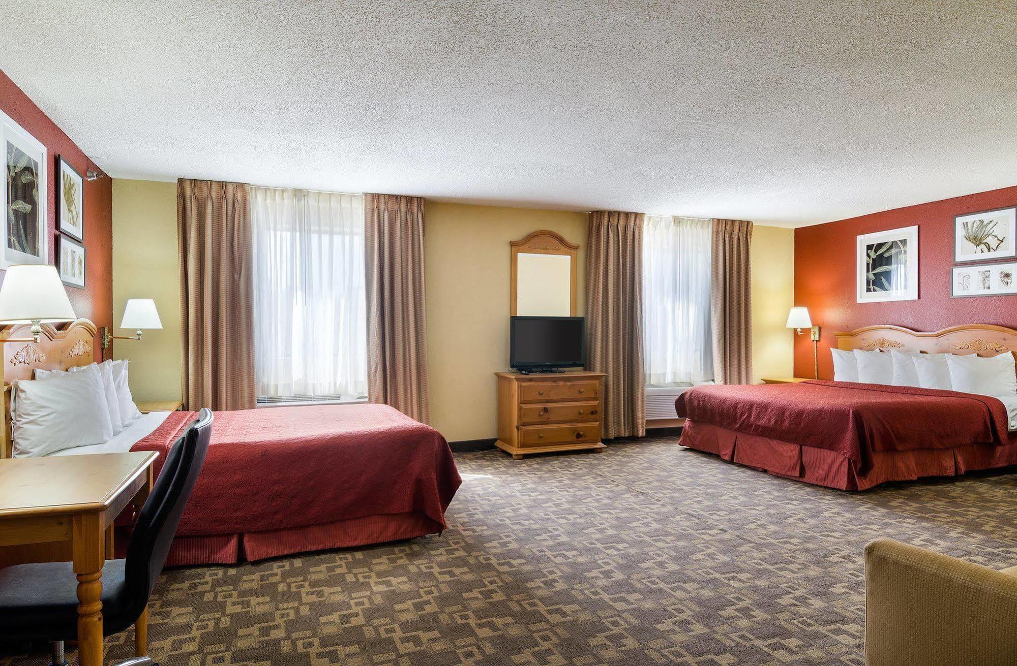 Quality Inn I-70 At Wanamaker Топіка Екстер'єр фото